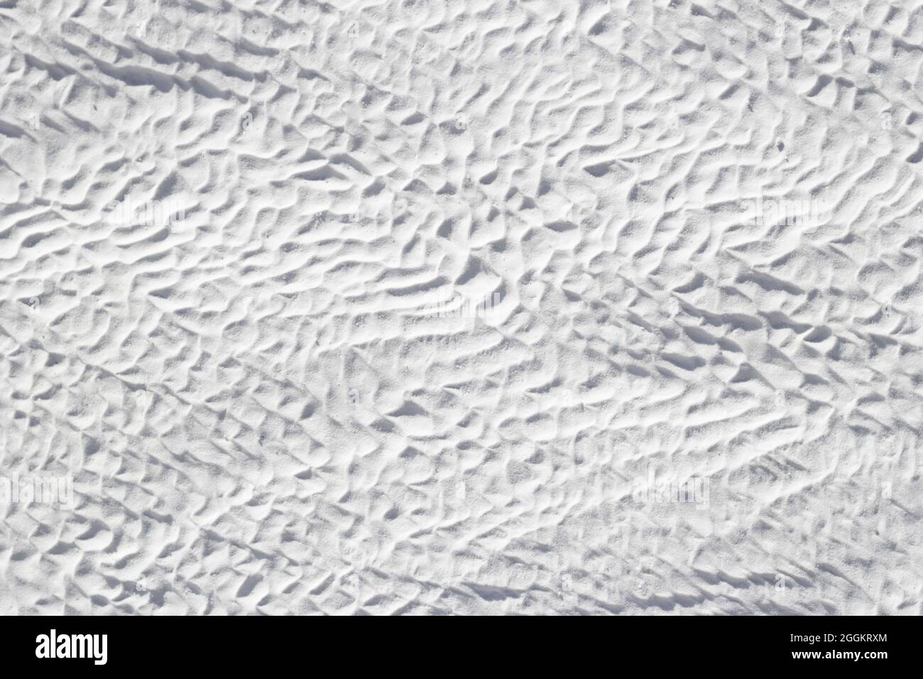 Textura abstracta del depósito de calcio gris-blanco sobre la piedra superficial. Pamukkale travertino superficie en Turquía Foto de stock