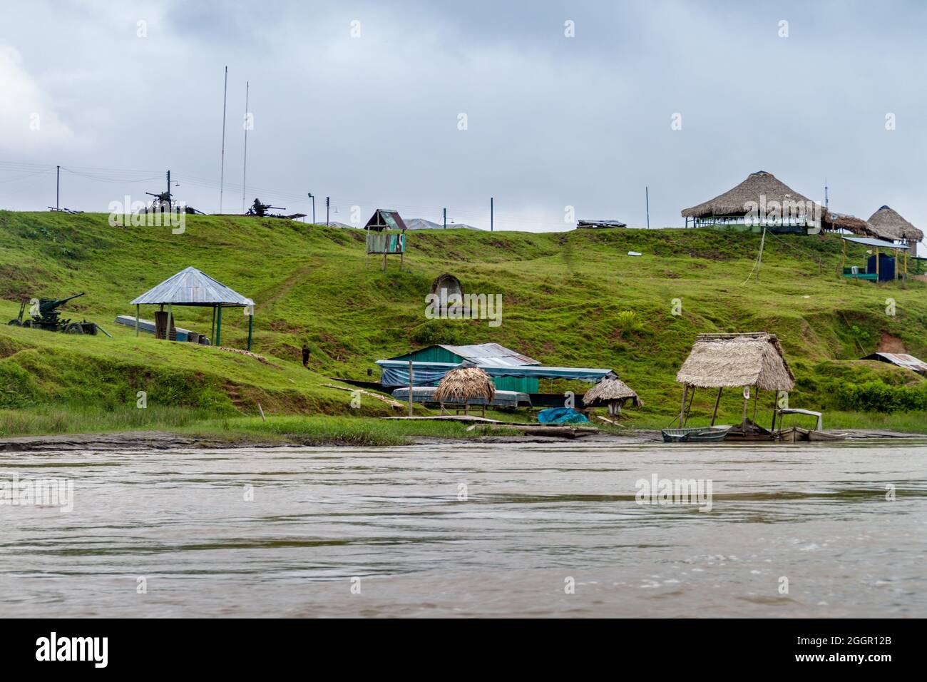 Base del ejército peruano en un pueblo Pantoja en la frontera ecuatoriana Foto de stock