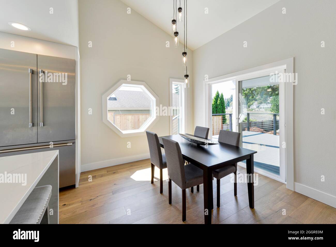 Moderno comedor interior residencial Foto de stock