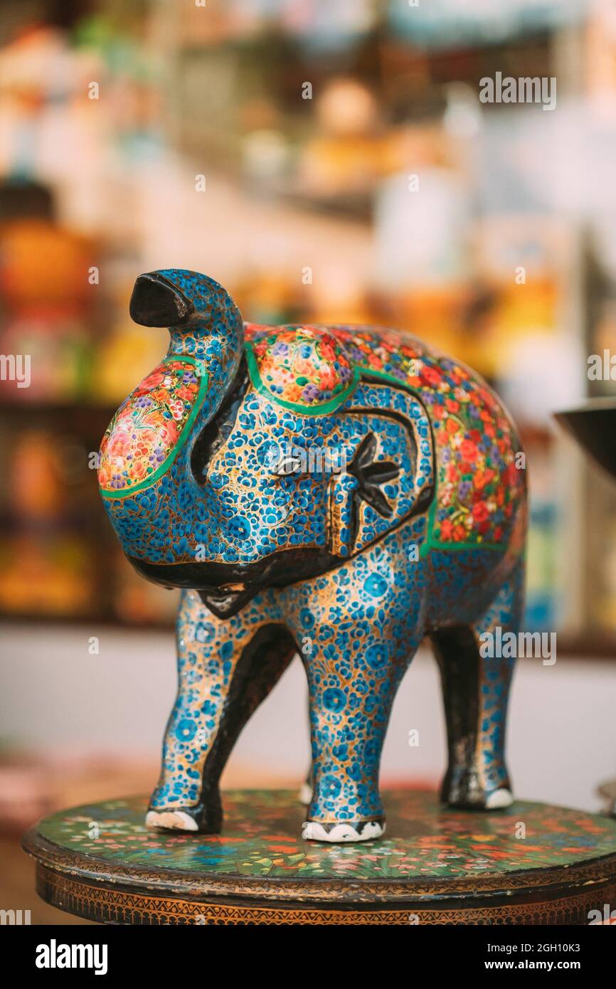Tienda de regalos de elefantes fotografías e imágenes de alta resolución -  Alamy