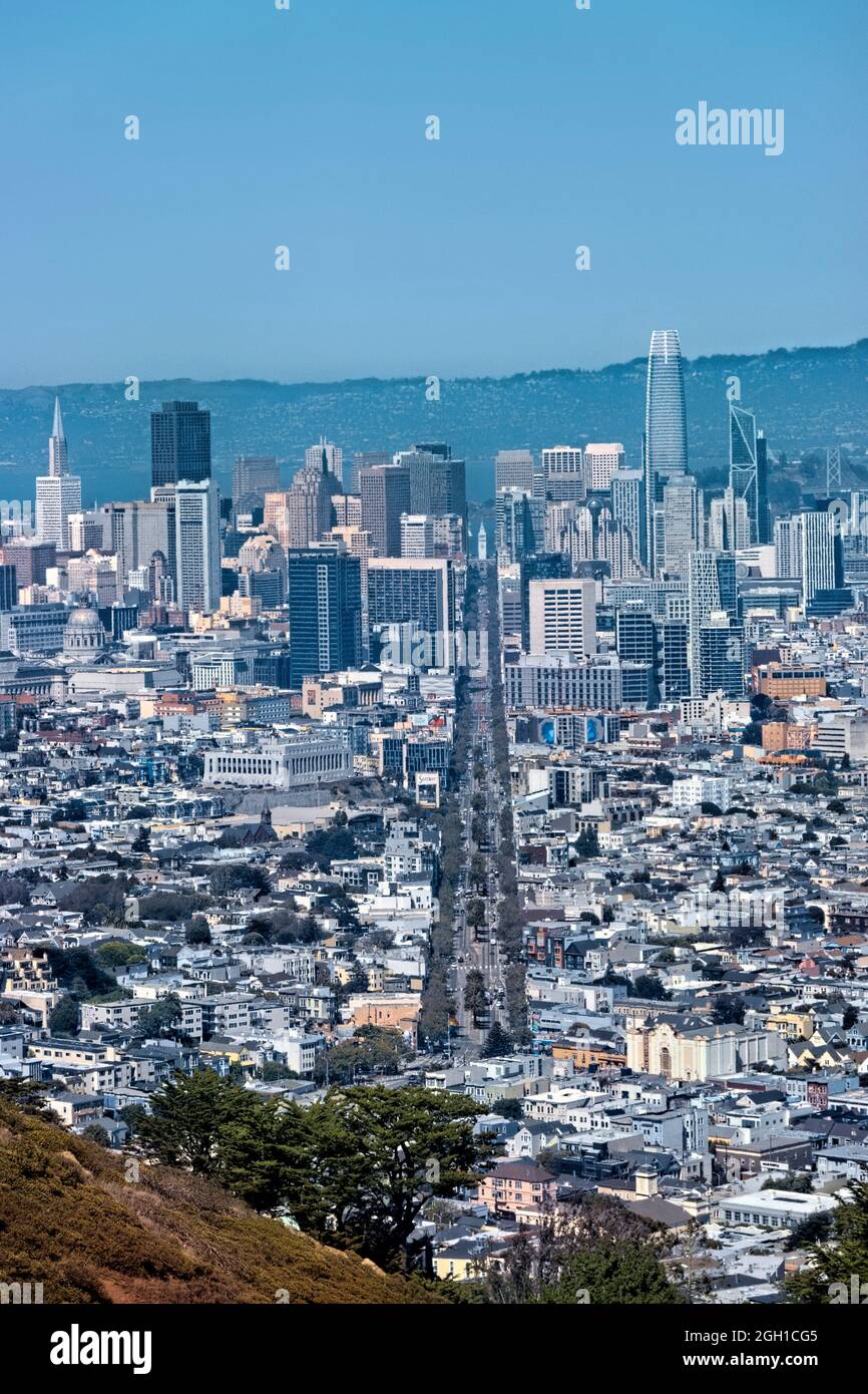 Vista del Distrito Financiero desde Twin Peaks, San Francisco, California, U. S. A. Foto de stock
