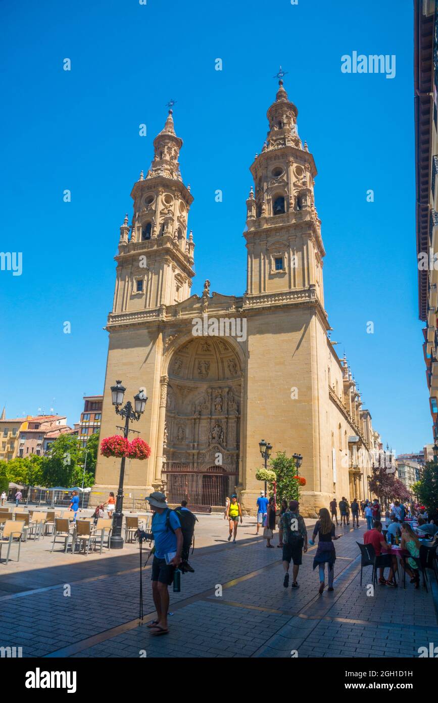 Fachada de la catedral de la calle Portales, Logroño, España. Foto de stock