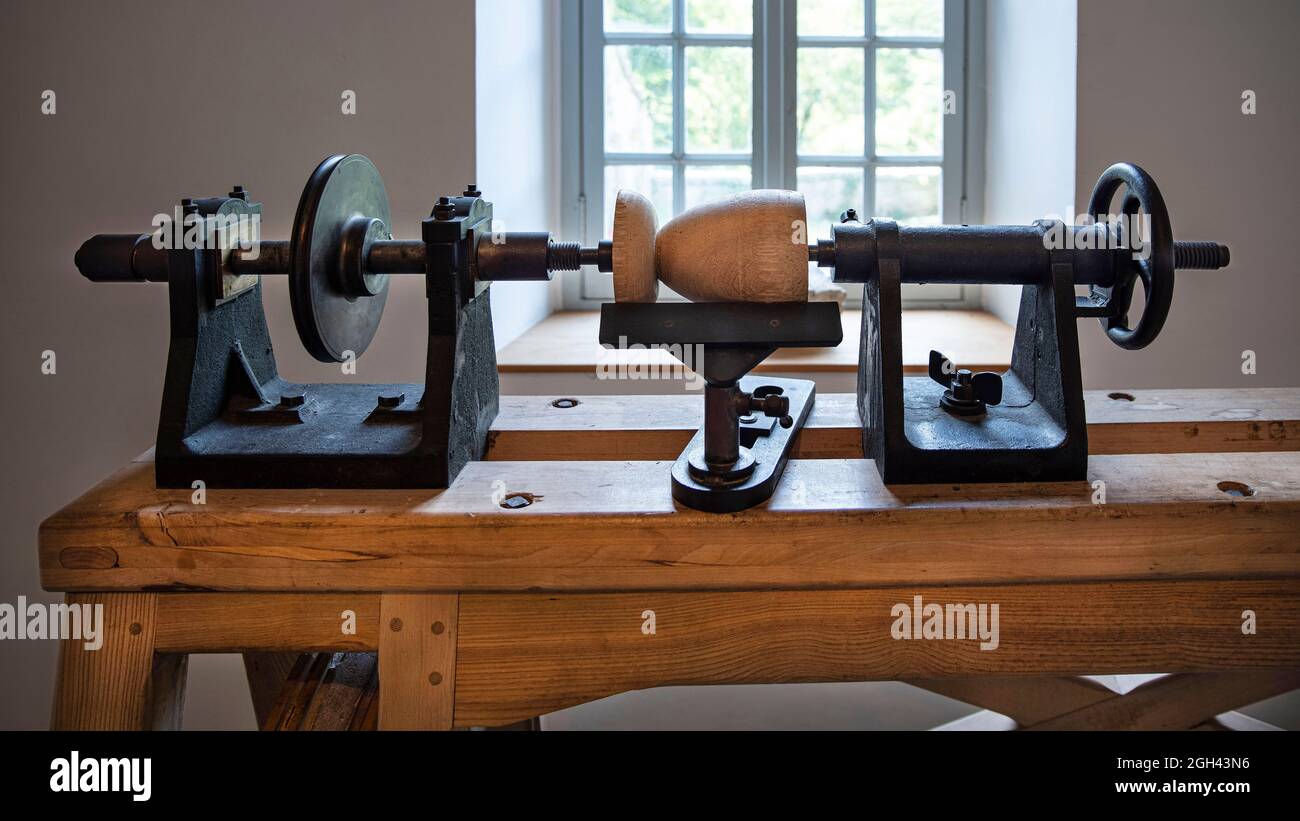 Torno de madera fotografías e imágenes de alta resolución - Alamy