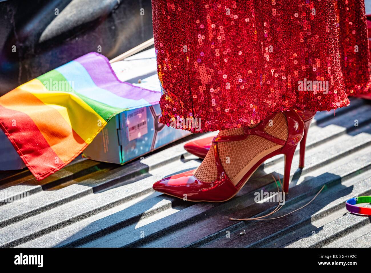 tacones de aguja arcoiris