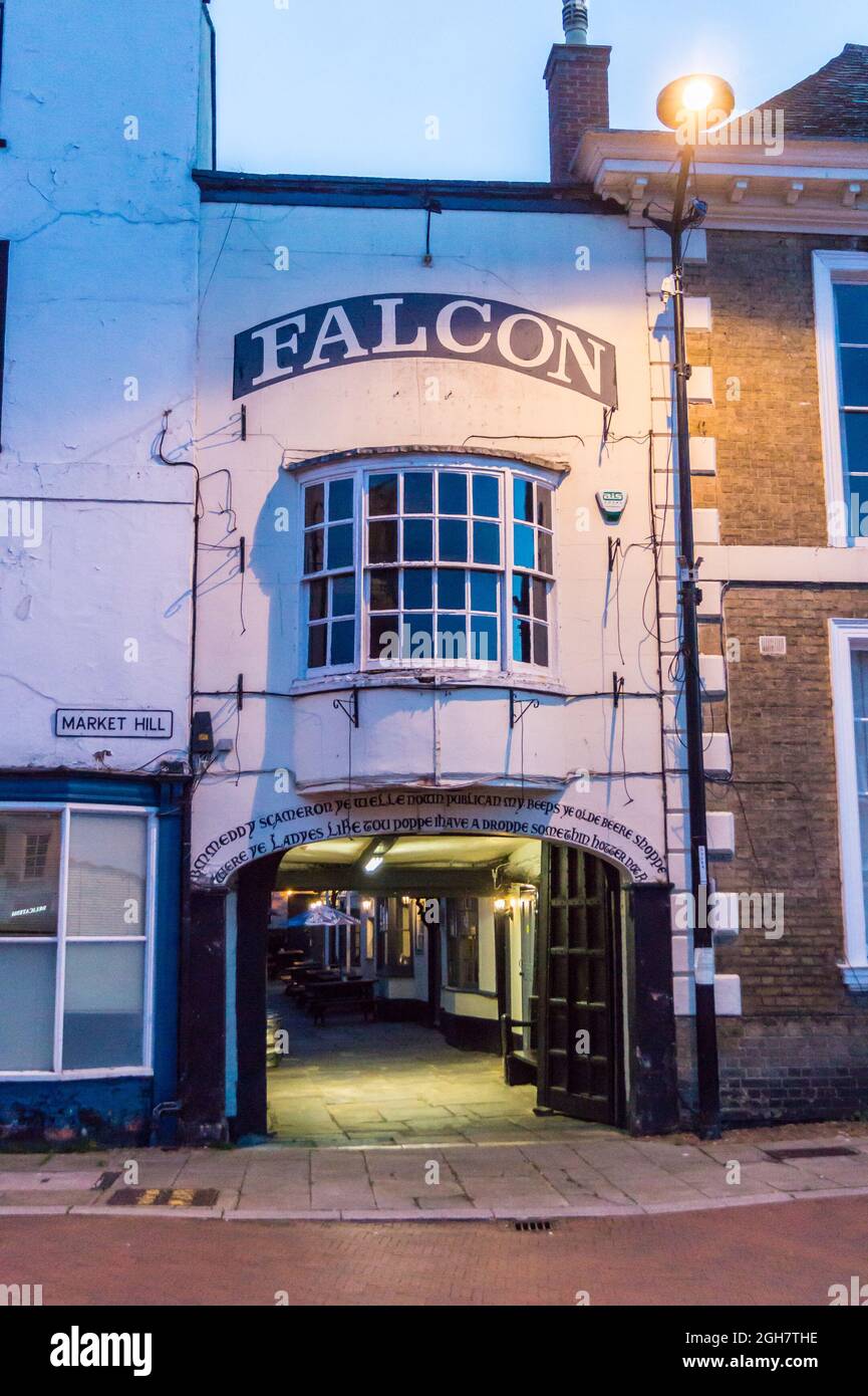 Exteriro georgiano del Falcon Inn. Huntingdon, Inglaterra Foto de stock