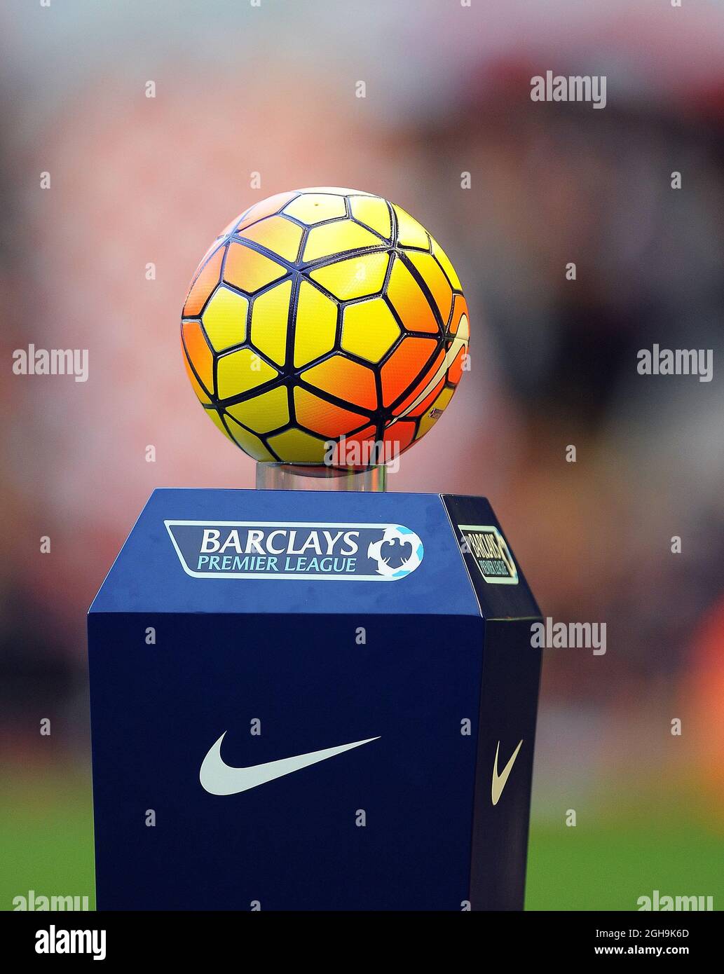 Image #: 40485676 25 de octubre de 2015 - Liverpool, Reino Unido - El nuevo  balón de la Premier League de Nike Ordem 3 Barclays para la temporada  2015-16.- Barclays Premier League -