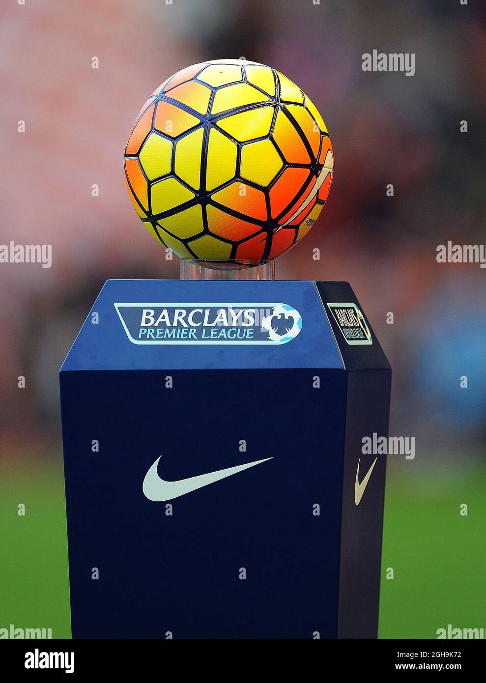 Image #: 40485022 25 de octubre de 2015 - Liverpool, Reino Unido - El nuevo  balón de partido Nike Ordem 3 Barclays Premier League para la temporada 2015-16.-  Barclays Premier League -