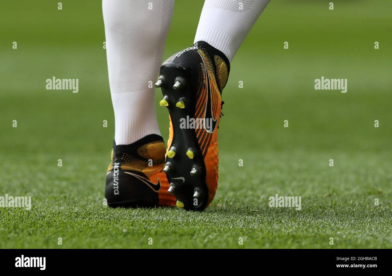 Nike soccer boots fotografías e imágenes de alta resolución -