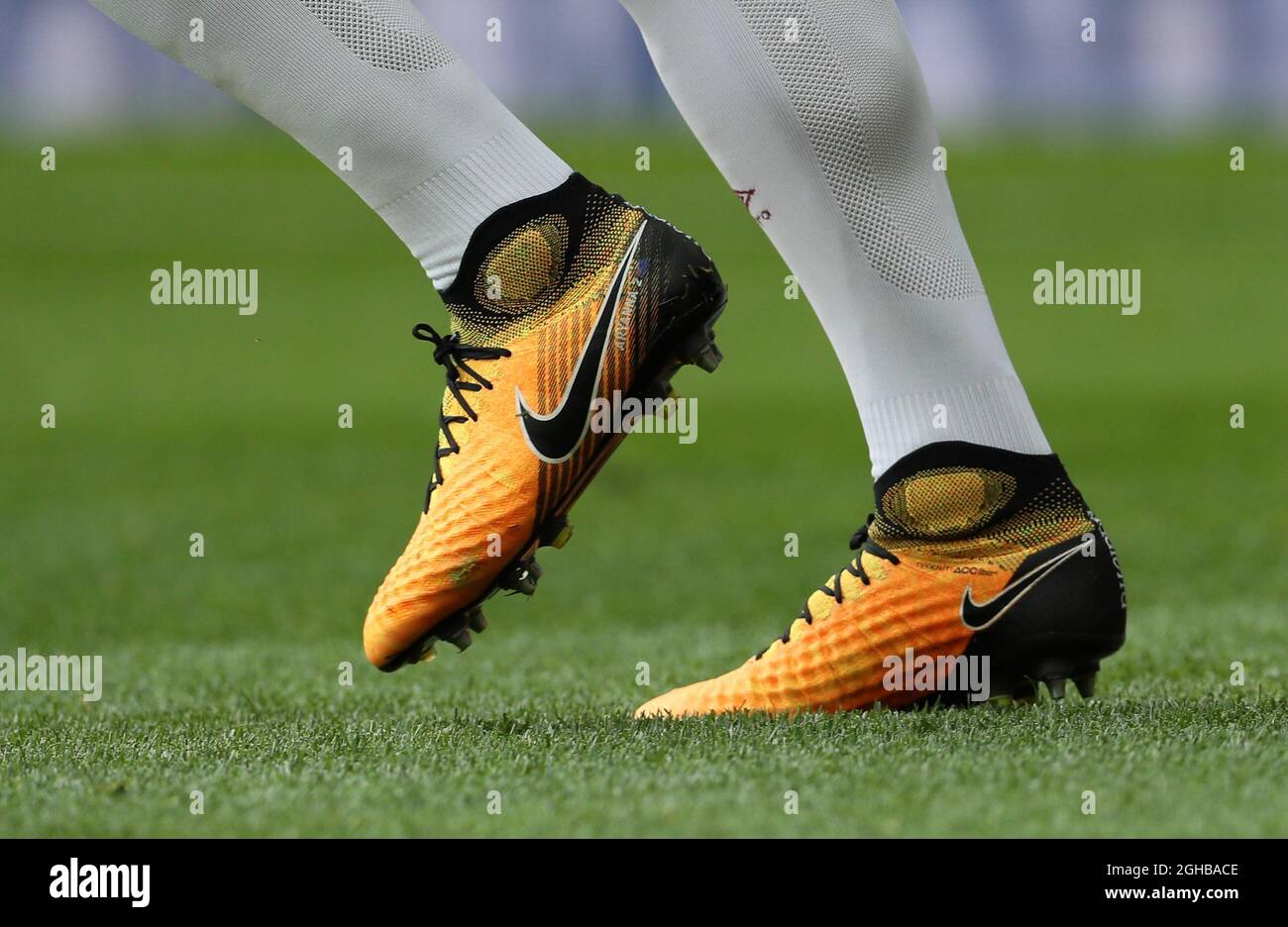 Nuevas botas de fútbol Nike durante el partido de la liga principal en el estadio Old Trafford Stadium de Foto 13th de agosto de 2017. El crédito de la foto