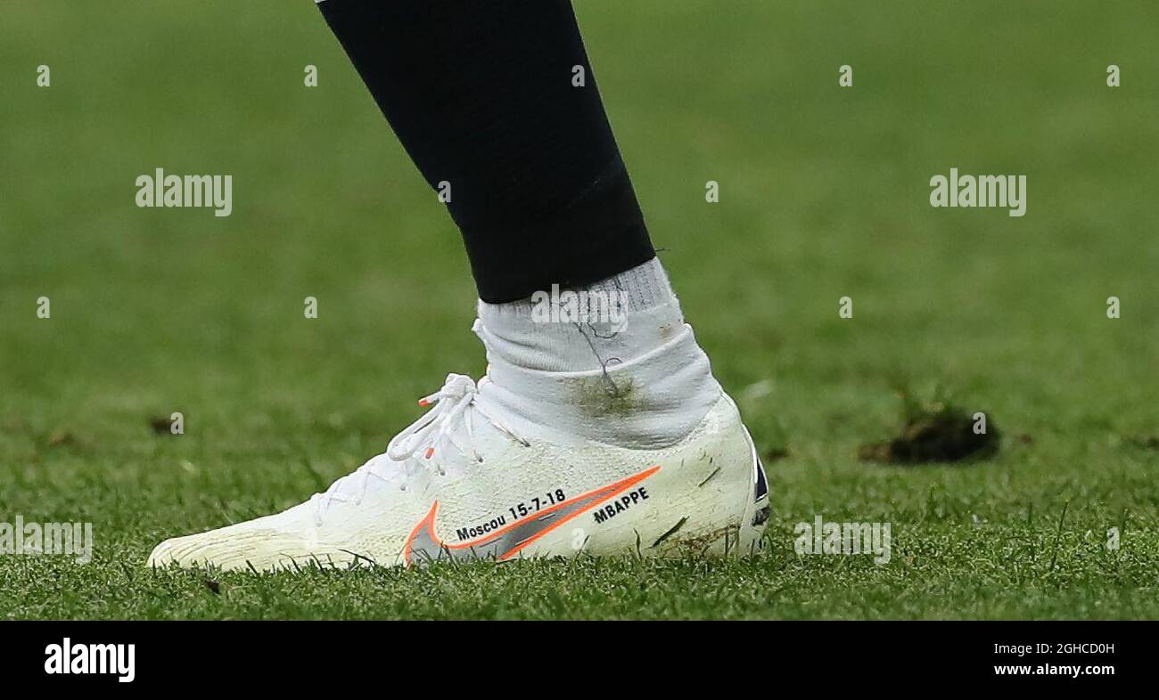 Las botas de Kylan Mbappe de Francia durante la final de la Copa Mundial de  la FIFA 2018 en el Luzhniki Stadium, Moscú. Foto fecha 15th de julio de 2018.  El crédito