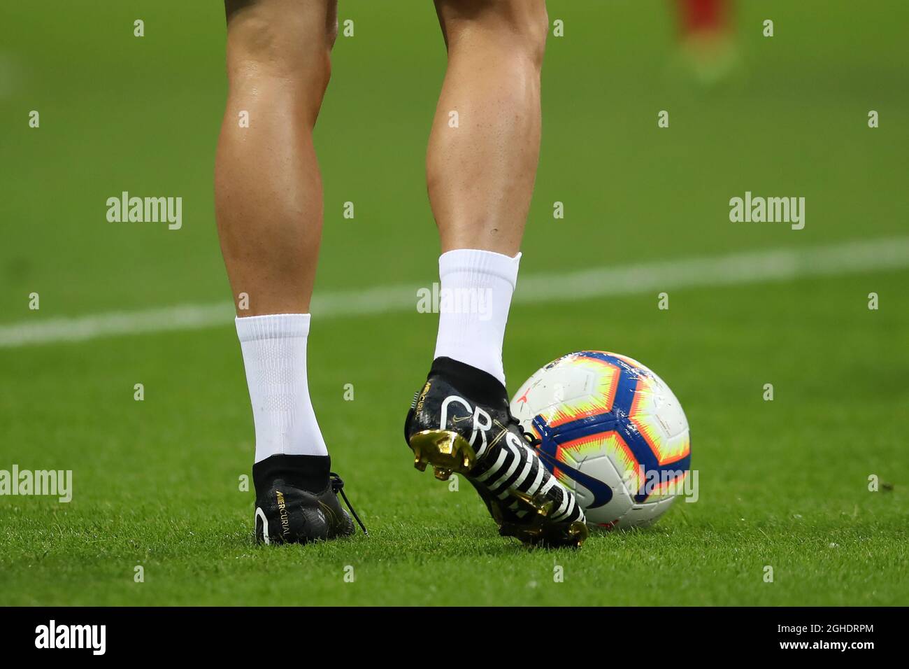 encerrar suelo orden Cristiano Ronaldo de las nuevas botas nike de Juventus durante el partido  de la Serie A en Giuseppe Meazza, Milán. Fecha de la fotografía: 27th de  abril de 2019. El crédito de