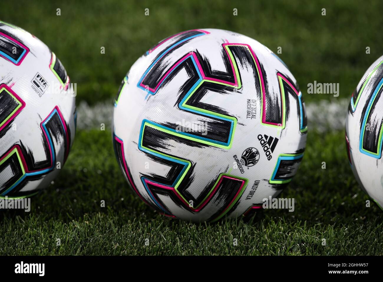 Adidas UEFA 2020 Botas de combate oficiales durante el partido de  clasificación de la Copa Mundial de la FIFA en el Estadio de San Marino,  Serravalle. Fecha de la foto: 31st de