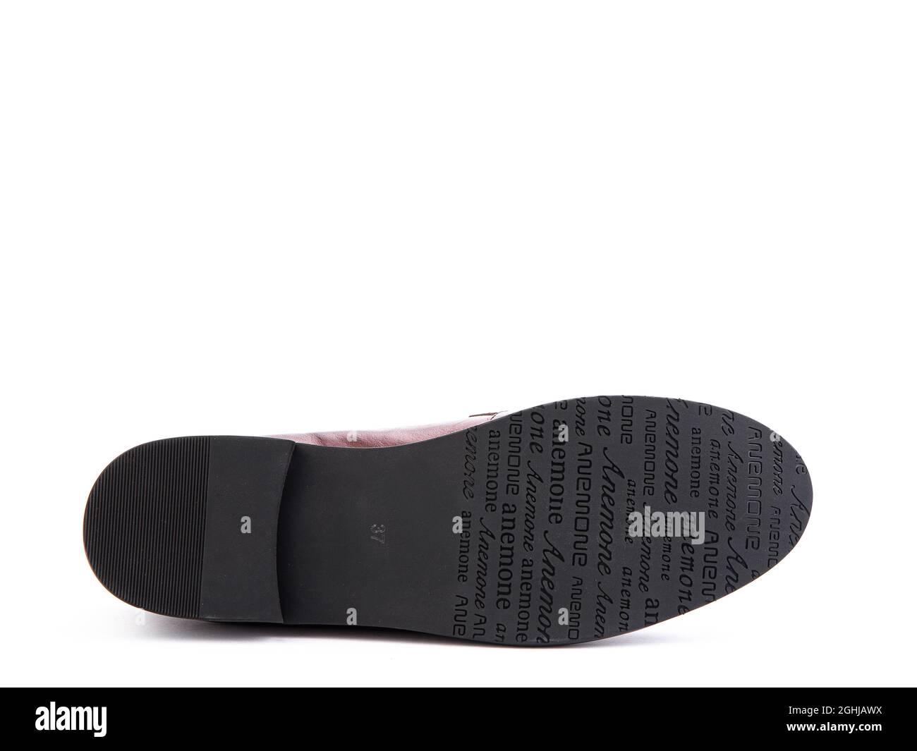 Zapatos de mocasín vintage para mujer. Primer plano. Fotografía  publicitaria. Zapatos rojos de cuero. Concepto de calzado de primer plano.  Objeto aislado cerca sobre fondo blanco Fotografía de stock - Alamy