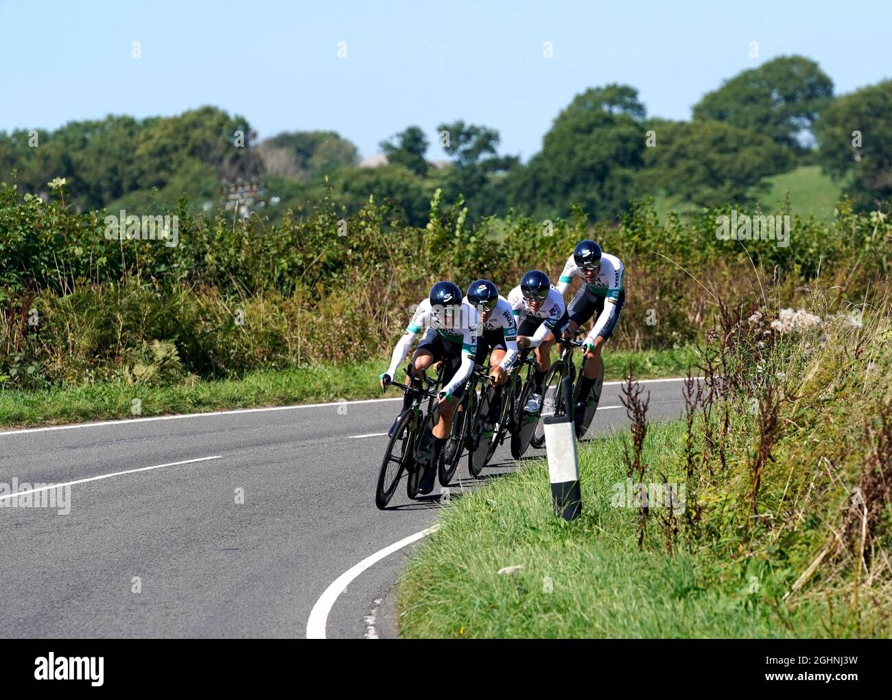 Equipo Caja Rural Seguros Rga Durante La Tercera Etapa Del Aj Bell Tour De Gran Bretana Desde Llandeilo Hasta El Jardin Botanico Nacional De Gales Fecha De La Foto Martes 7 De Septiembre