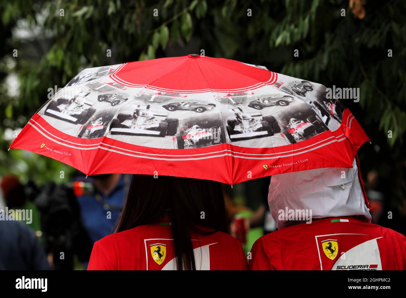 Paraguas Ferrari. 28.09.2017. Campeonato Mundial Formula 1, Rd 15, Gran  Premio de Malasia, Sepang, Malasia, Jueves. El crédito de la foto debe ser:  XPB/Imágenes de la Asociación de Prensa Fotografía de stock - Alamy