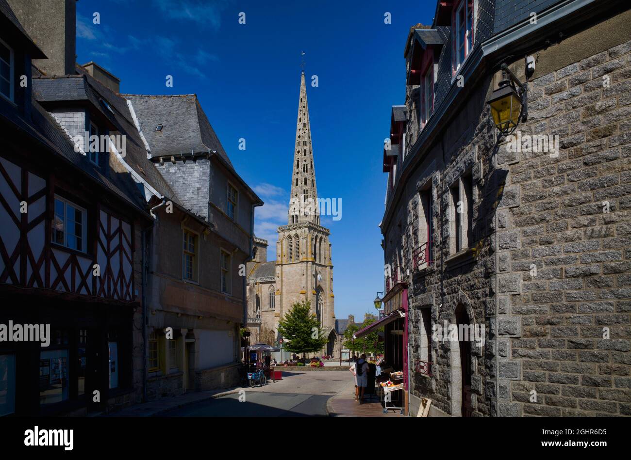 Catedral, Basilka Saint-Tugdual, Treguier, Cotes-d'Armor, Bretaña, Francia Foto de stock
