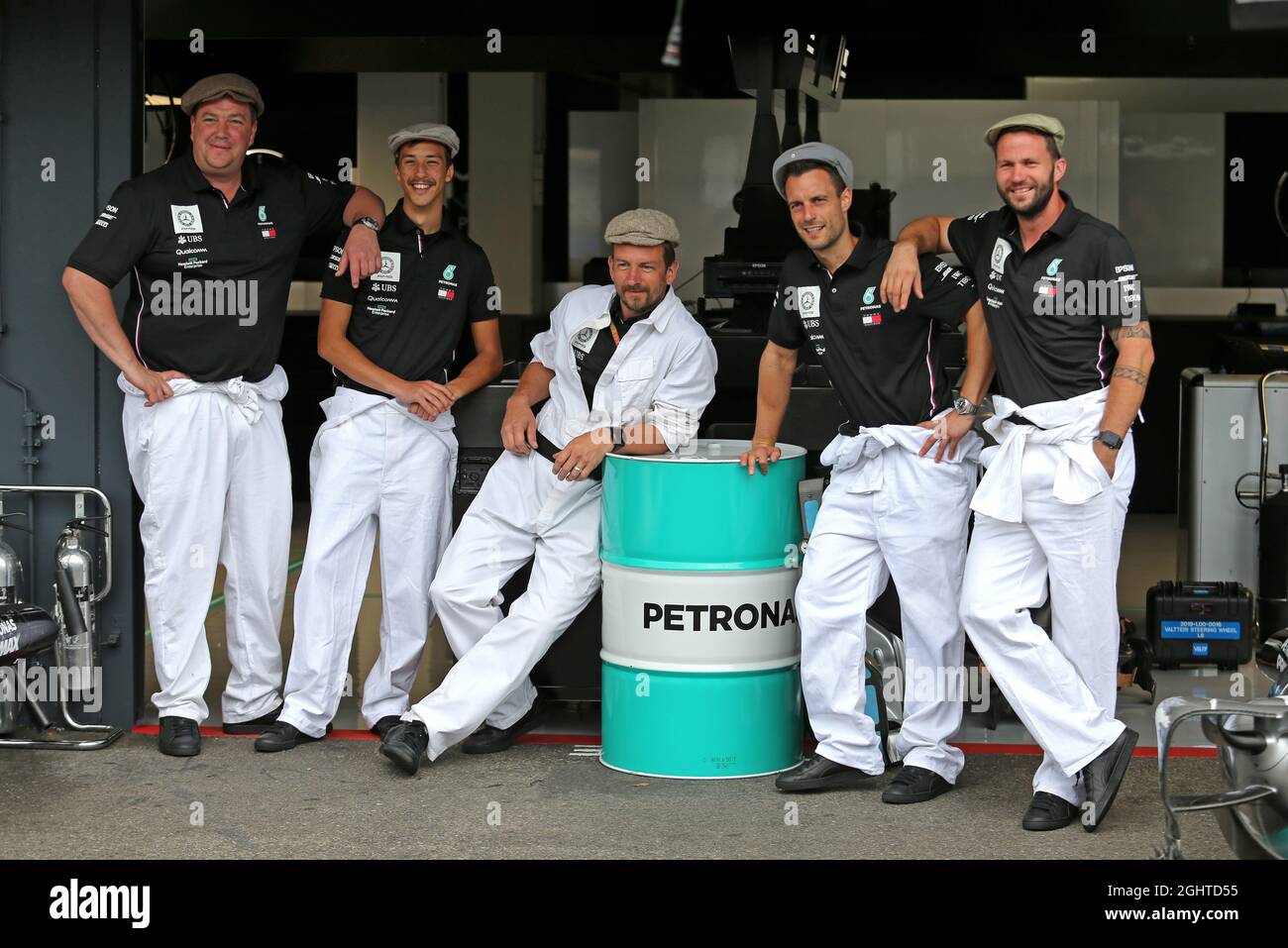 Mercedes AMG F1 en ropa de época. Gran Premio de Alemania, sábado 27th de  julio de 2019. Hockenheim, Alemania Fotografía de stock - Alamy
