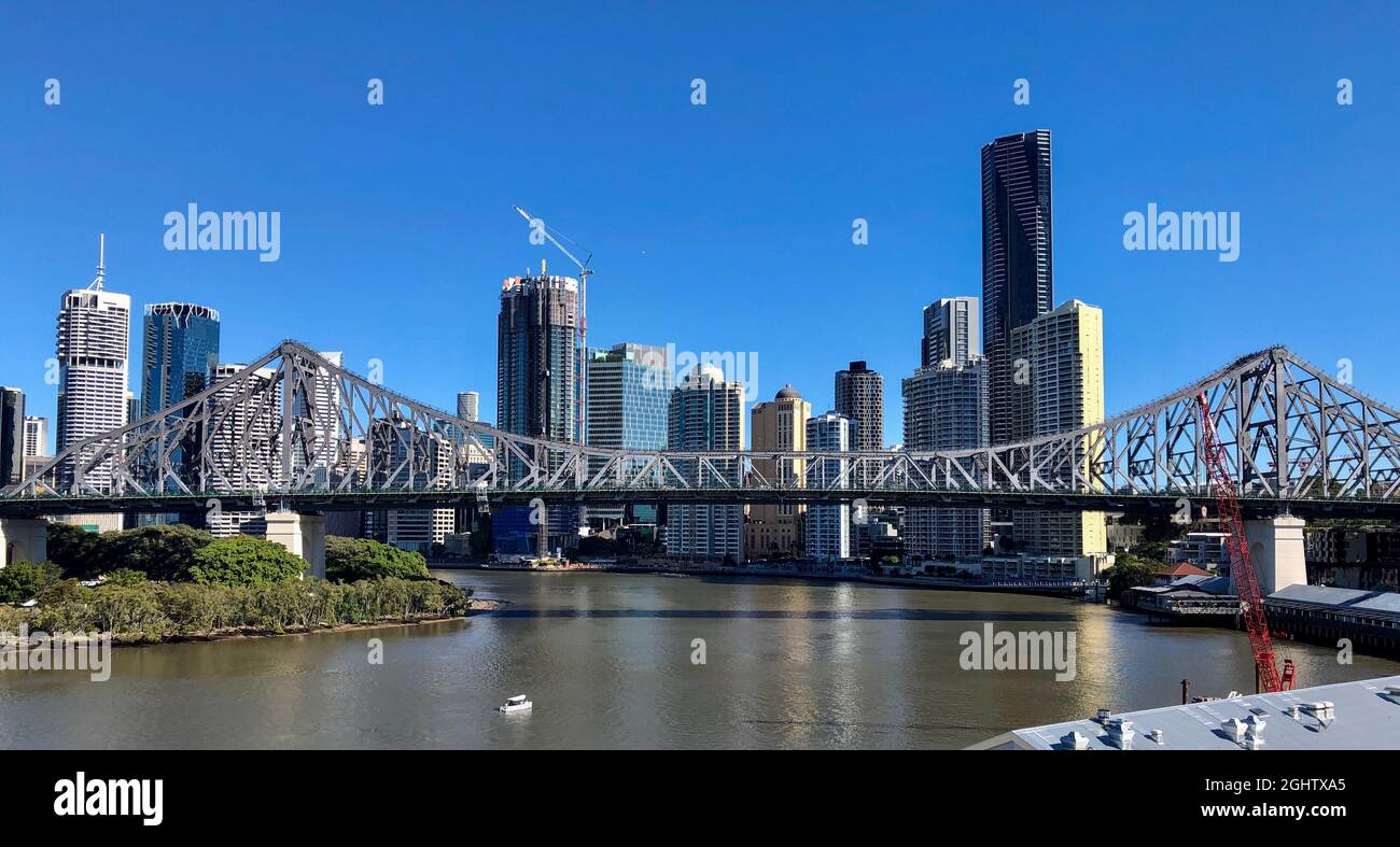 El horizonte de la ciudad de Brisbane y Story Bridge, Queensland, Australia Foto de stock