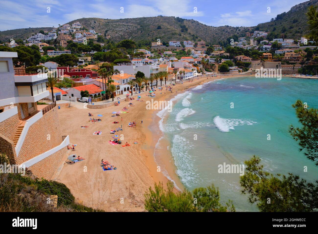 El Portet España cerca de Moraira Hermoso pueblo español con playa en la Costa Blanca Foto de stock