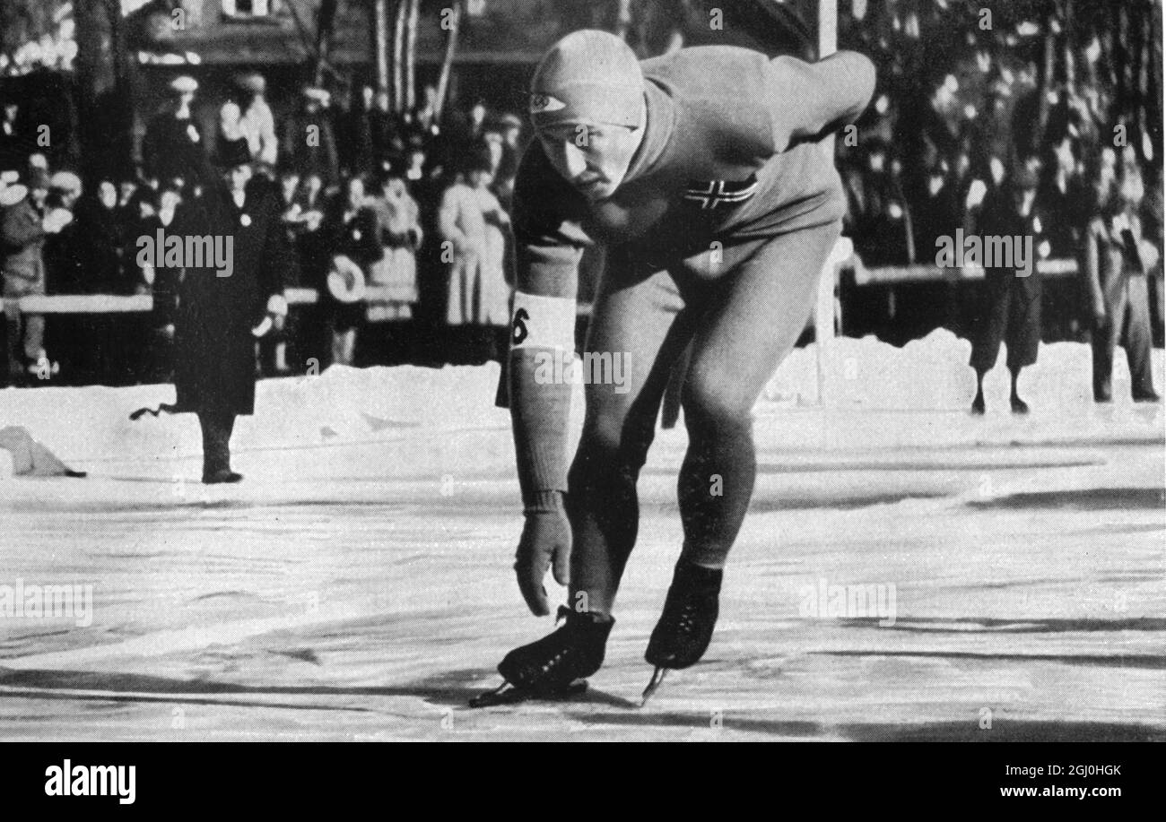 1936 Juegos Olímpicos de Invierno Garmisch - Partenkirchen, Alemania El patinador de velocidad, Ivar Ballangrud, de Noruega, ganó tres medallas de oro, en el 500m, el 5000m y el 10000m, y llevó a casa una medalla de plata a los 1500m. ©Topfoto Foto de stock