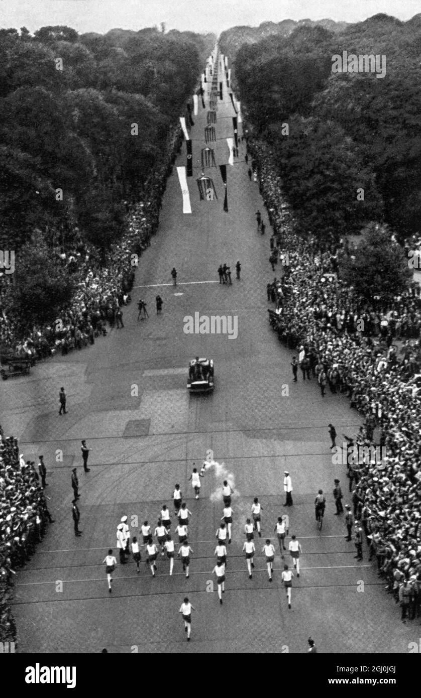 1936 Olimpiadas, Berlín El relevo en el camino al estadio en el zoo