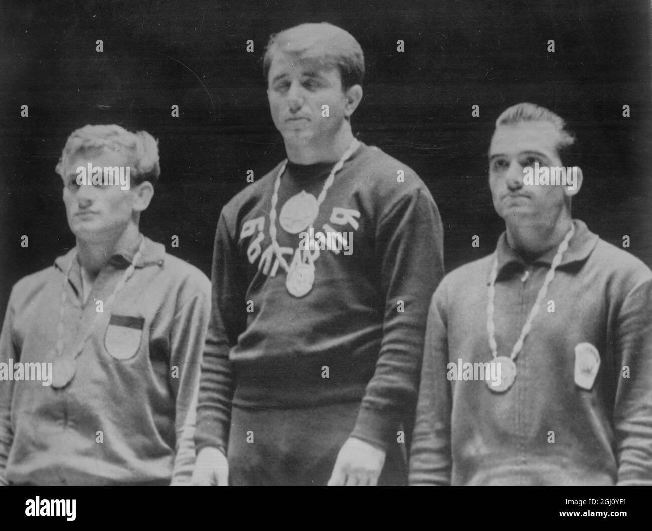 JUEGO OLÍMPICO WRESTLING MIDDLEWIGHT FINAL DOBREV GOLD METZ 2 TARANU 1 DE SEPTIEMBRE DE 1960 Foto de stock