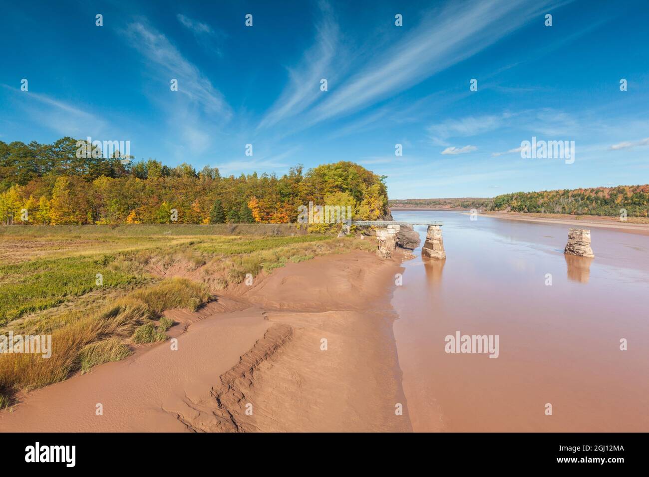 Canadá, Nueva Escocia, Green Oaks, Fundy Área interpretativa de mareas,  niveles elevados de vista de enorme bahía de Fundy mareas en el río  Shubenacadie Fotografía de stock - Alamy