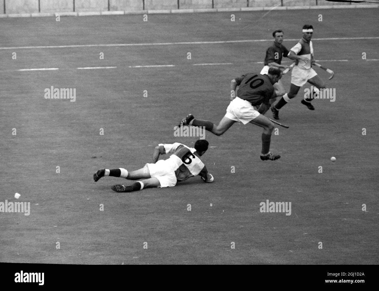 Juegos Olimpicos Juegos Olimpicos Xviii Olimpiada 18th En Tokio Japon Juegos Olimpicos De Hockey Gb V Rhodesia Degan Obtiene El Balon De Rhodesia 14 De Octubre De 1964 Fotografia De Stock Alamy