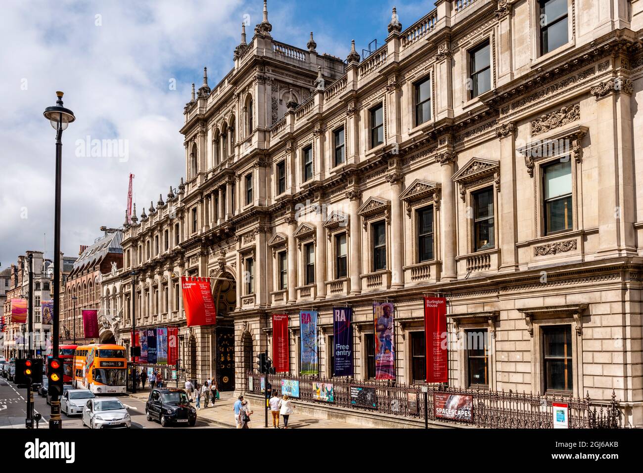 La Royal Academy of Arts, Piccadilly, Londres, Reino Unido. Foto de stock
