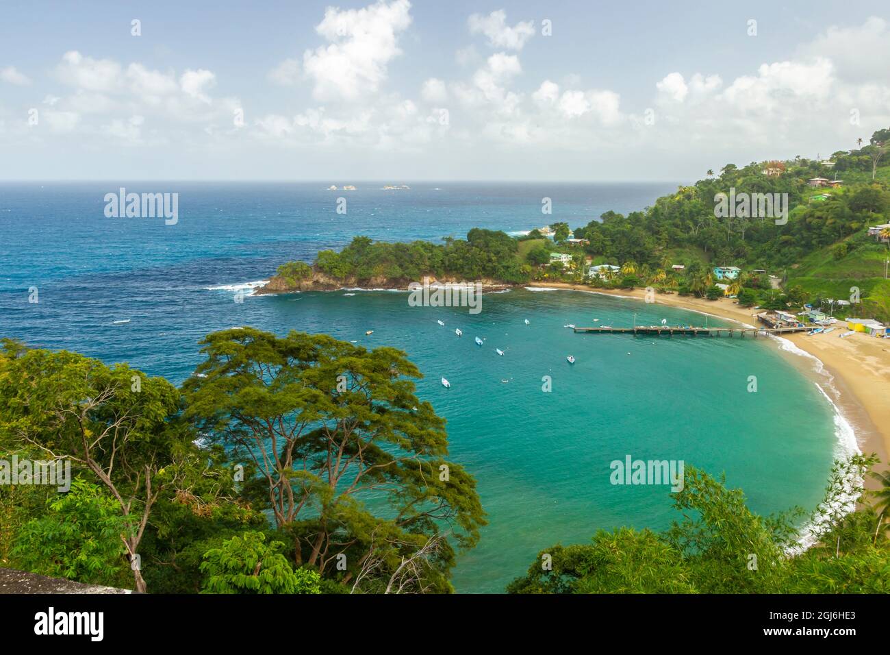 Caribe, Tobago. Bahía Parlatuvier y paisaje de playa. Crédito como: Cathy y Gordon Illg / Jaynes Gallery / DanitaDelimont.com Foto de stock