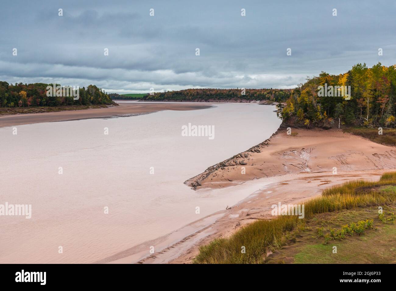 Canadá, Nueva Escocia, Green Oaks, Fundy Área interpretativa de mareas,  niveles elevados de vista de enorme bahía de Fundy mareas en el río  Shubenacadie Fotografía de stock - Alamy