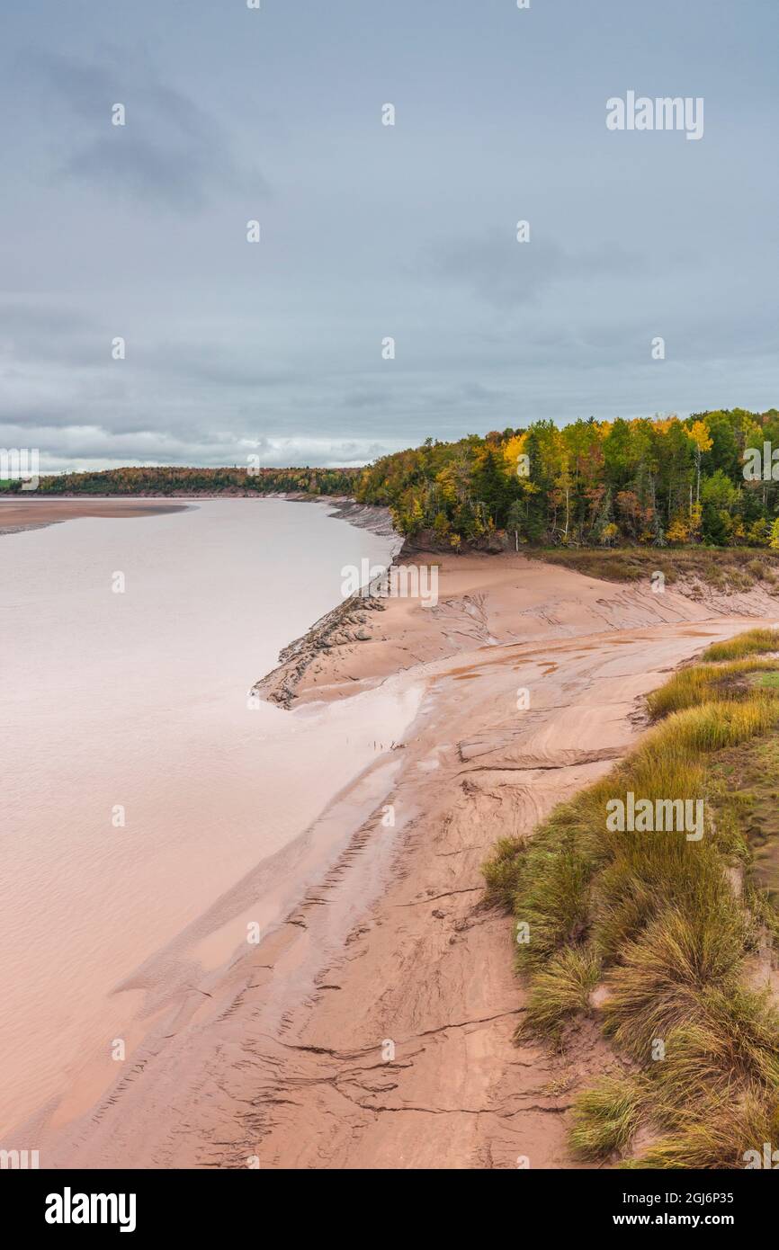 Canadá, Nueva Escocia, Green Oaks, Fundy Área interpretativa de mareas,  niveles elevados de vista de enorme bahía de Fundy mareas en el río  Shubenacadie Fotografía de stock - Alamy