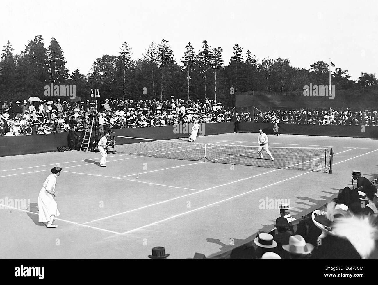 ARCHIVO 1912 Final en Mixed dobles al aire libre en tenis en los juegos  olímpicos de Estocolmo 1912. La alemana Dorothea Koringand Heinrich  Schomburgk ganó la medalla de oro y la sueca