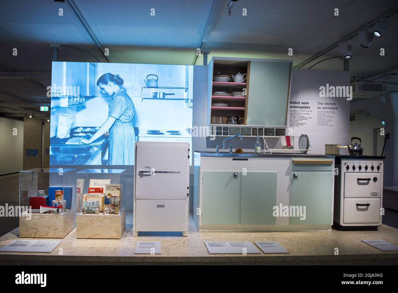 Un interior de cocina en exhibición en el Museo IKEA en Almhult, Suecia, el  14 de junio de 2016. La ceremonia de apertura del nuevo museo tendrá lugar  el 30 de junio