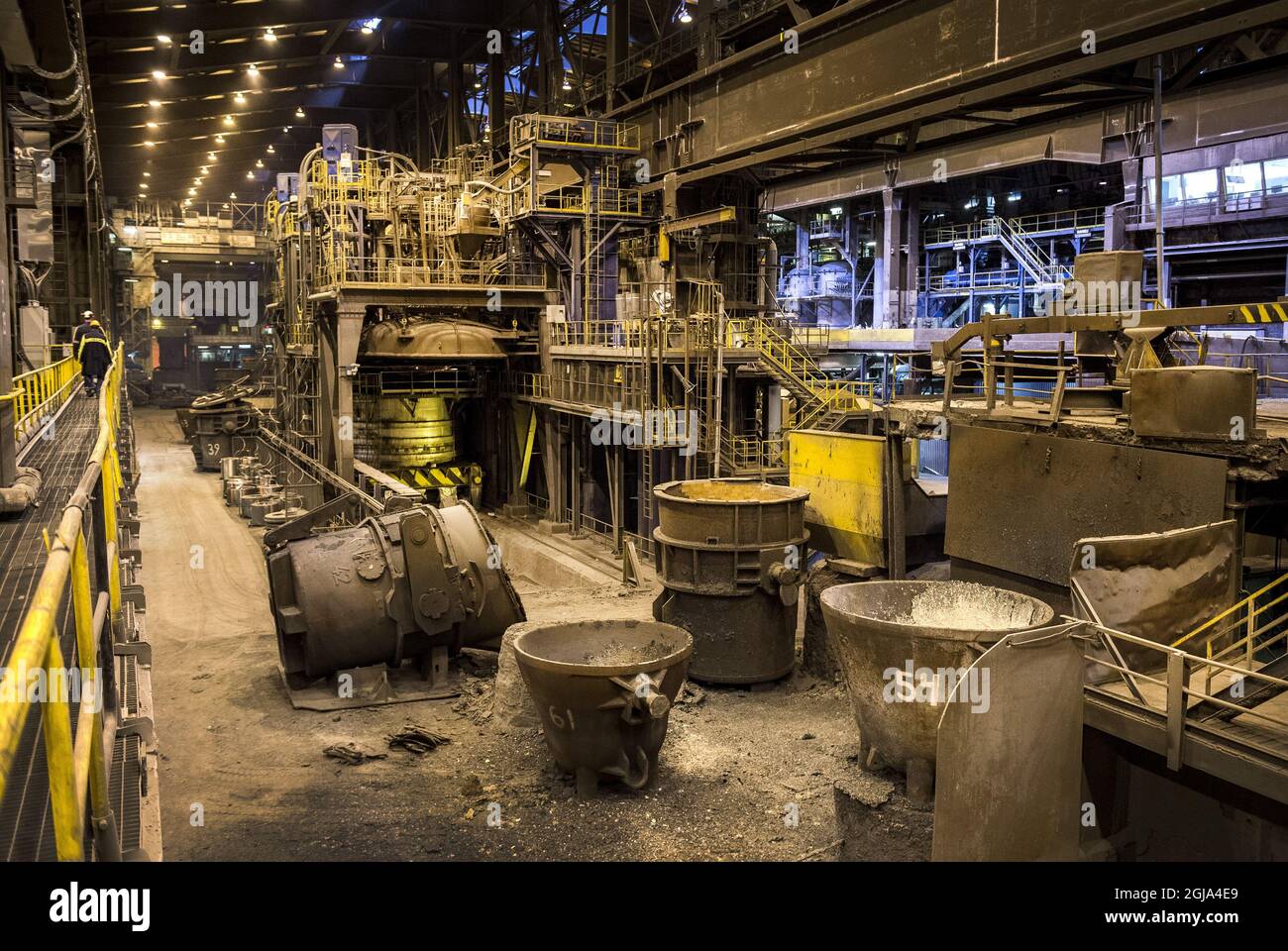 OXELOSUND 20160309 Interior de la acería Oxelosund Foto: Marcus Ericsson /  TT / Kod 11470 industria, herrería, acero, producción de acero, medio  ambiente, contaminación, fragua Fotografía de stock - Alamy