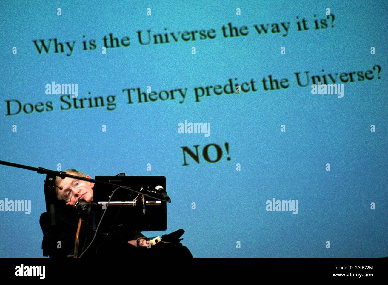ESTOCOLMO 030819 Stephen Hawking, visitando Estocolmo, Suecia d internatiella kosmologer. Ir a Fredrik Persson Kod: 1081 COPYRIGHT SCANPIX SUECIA Foto de stock