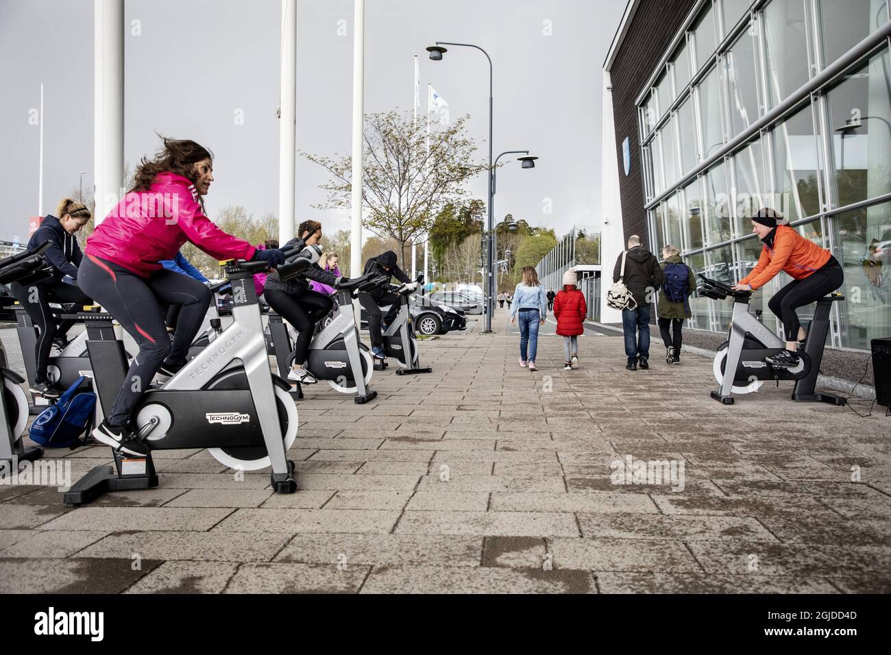 Bicicleta fija fotografías e imágenes de alta resolución - Página 2 - Alamy