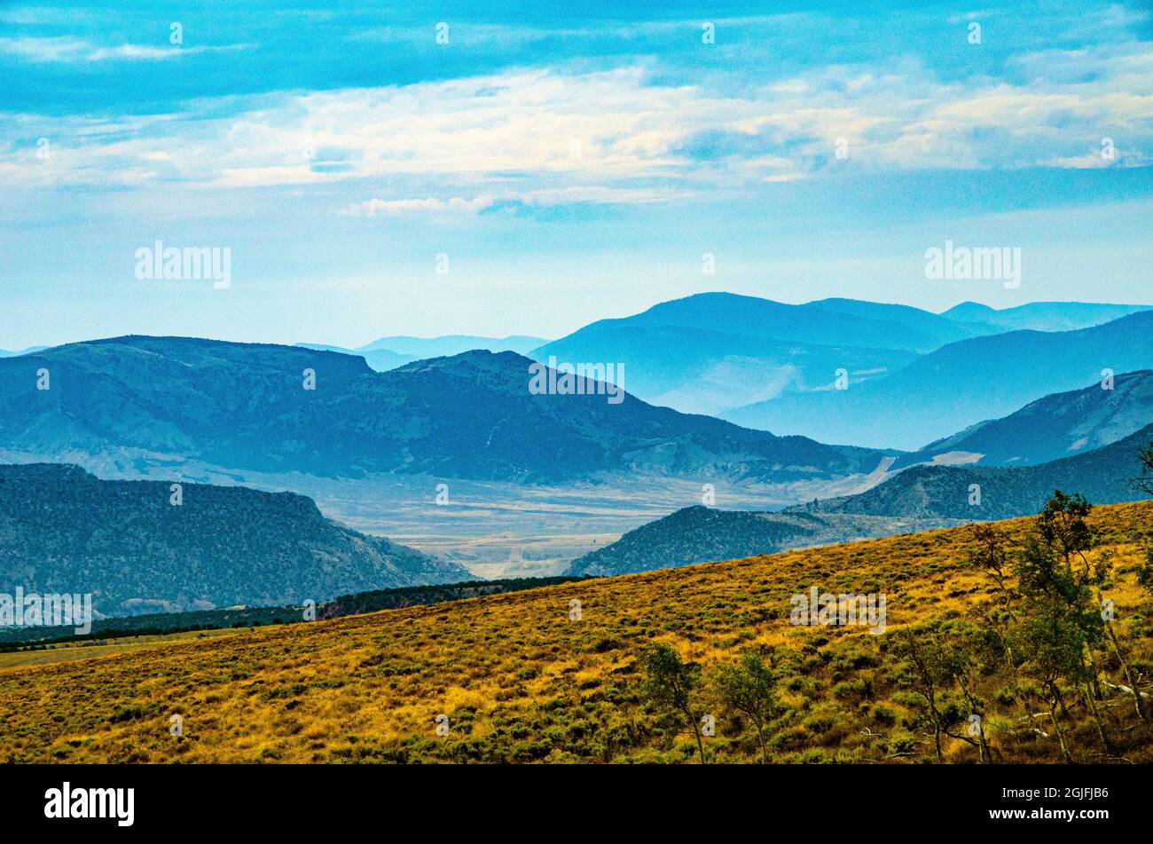 EE.UU., Utah, Wyoming, montañas brumosas Foto de stock