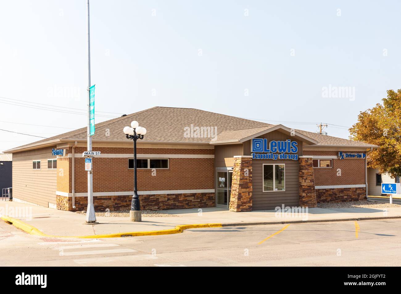 Chamberlain, SD, USA24 AGOSTO 2021 Lewis Family Drug store en Main St