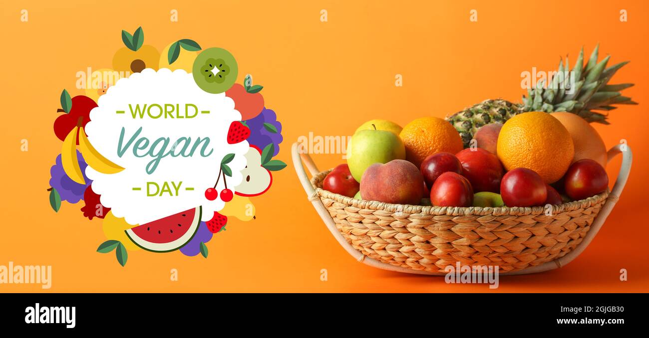 Tarjeta de felicitación para el Día Mundial de los Veganos con fruta fresca Foto de stock