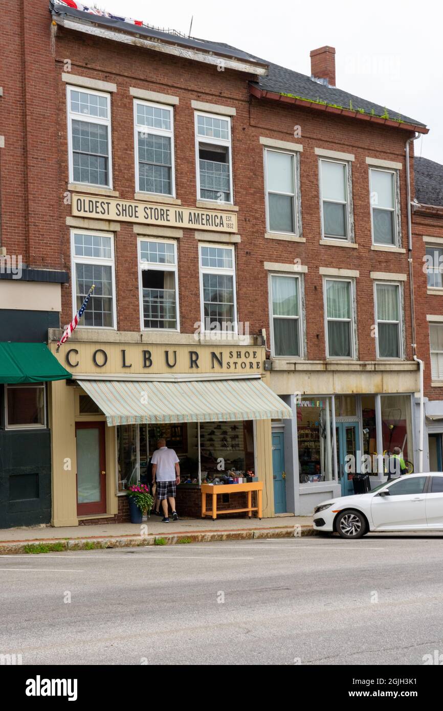 Belfast, Maine, Estados Unidos. Colburn Shoe Store, la tienda de calzado más  antigua de América Fotografía de stock - Alamy