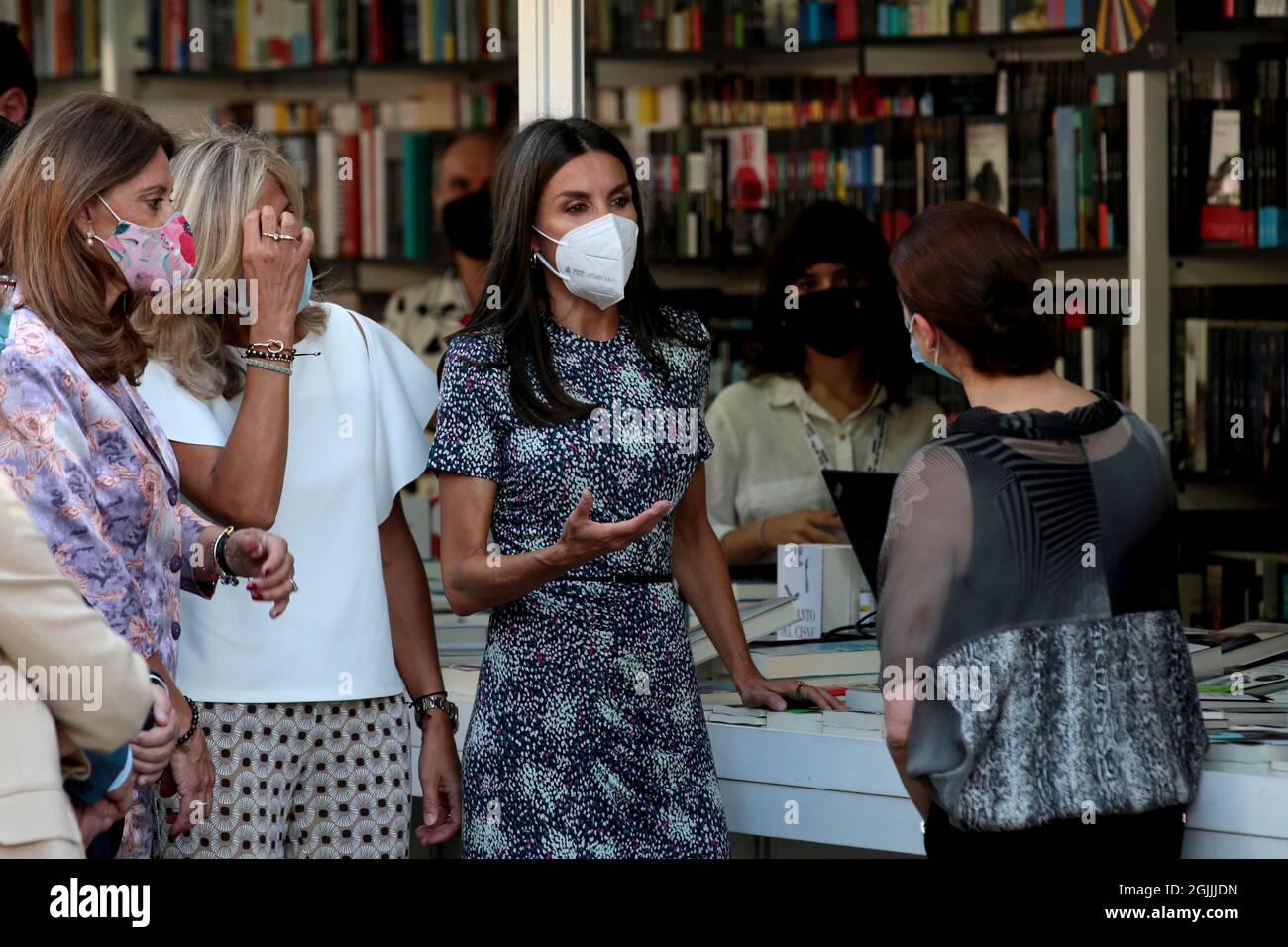 Madrid, España; 10.09.2021.- La Reina Letizia inaugura la Feria del Libro  de Madrid, que en esta edición de 80th tiene a Colombia como invitado de  honor. Reina Letizia debuta un vestido con