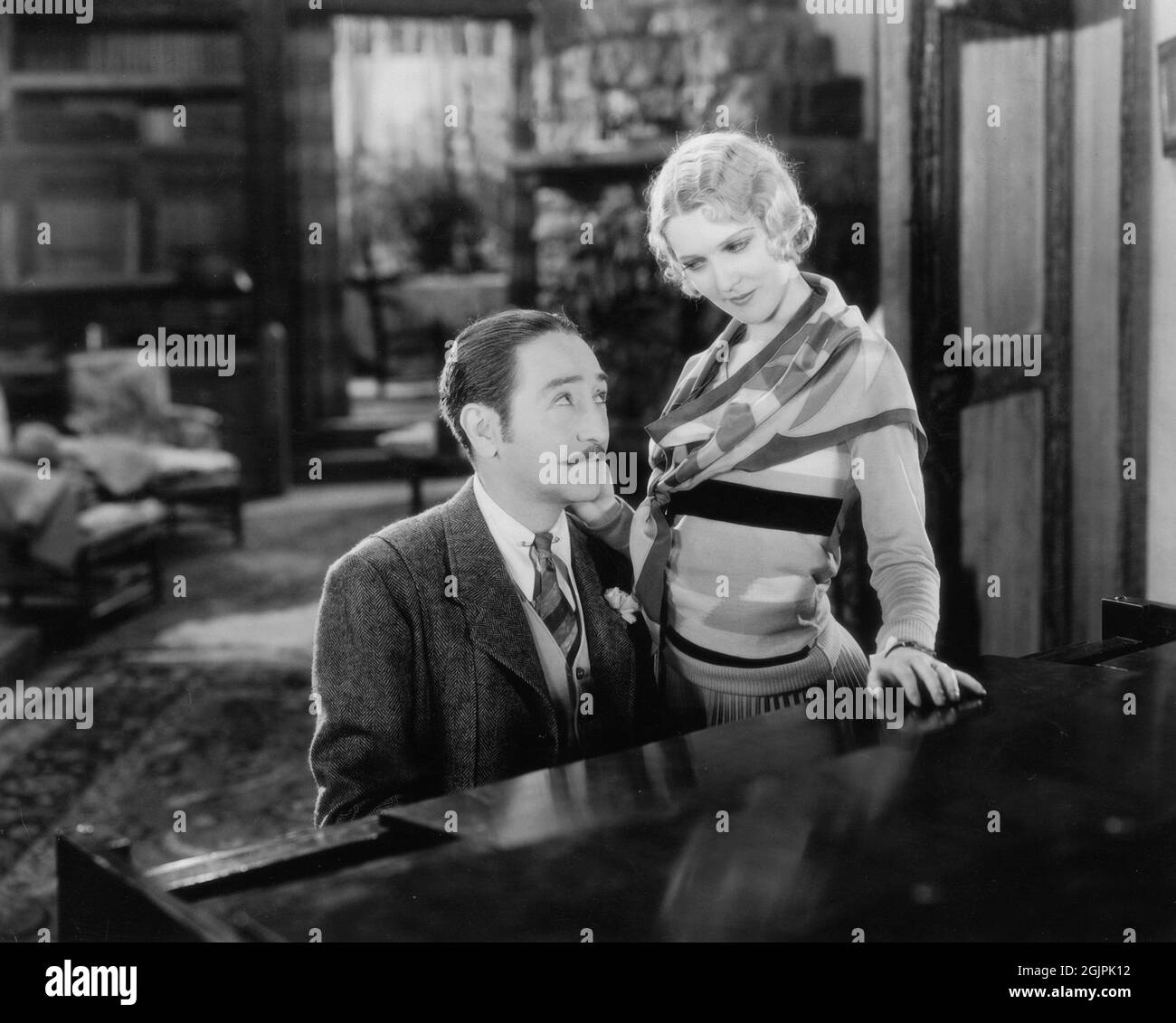 Adolphe Menjou, Miriam Seegar, 'Fashions in Love' (1929) Paramount / File Reference # 34145-413THA Foto de stock