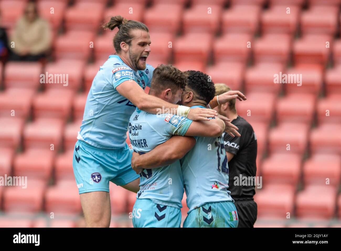 Kelepi Tanginoa (12) de Wakefield Trinity celebra el 10-10 9/12/2021. (Foto de Simon Whitehead/News Images/Sipa USA) Foto de stock