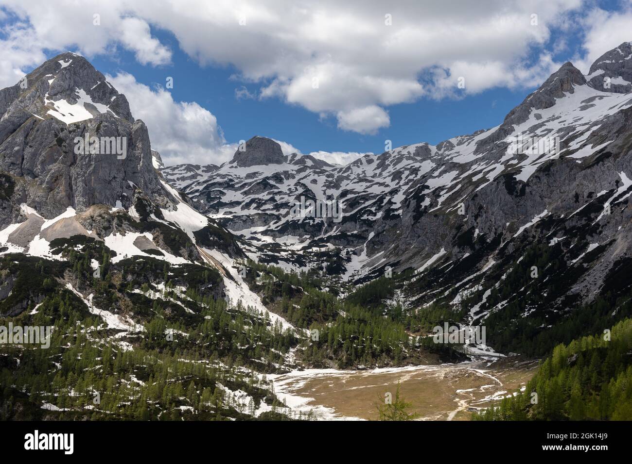 paisaje alto en las montañas hermosas vistas de invierno. Fotografías de alta calidad Foto de stock