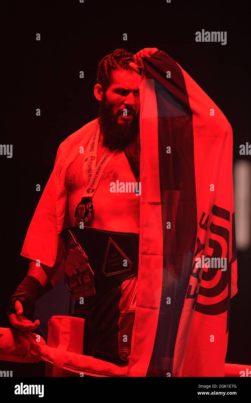 Miami, Estados Unidos de América. 12th de Sep de 2021. MIAMI, FL - SEPTIEMBRE 11: Combatientes Jomi 'El Arcangel' Escoboza derrota a Rene 'White Boy' Rodriguez n el campeonato BYB Cruiserweight en el 'BYB Extreme Barejuk Brawl by the River' en el Triángulo Anillo en James L. Knight Center el 11 de septiembre de 2021 en Miami, Florida. Personas: Jomi Escoboza, Rene Rodriguez Crédito: Storms Media Group/Alamy Live News Foto de stock