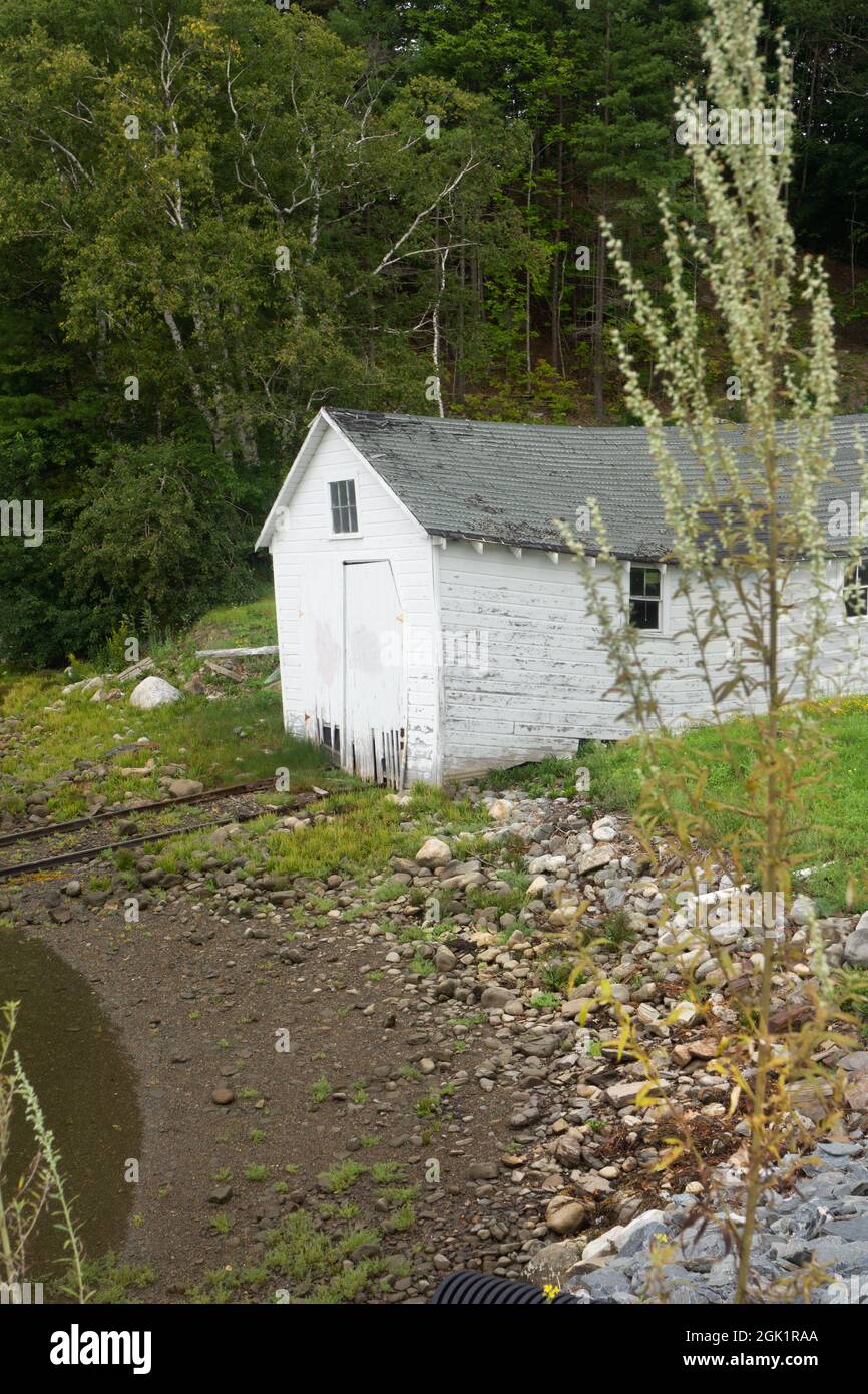Abandonada casa de barcos en Belfast, Maine. Foto de stock