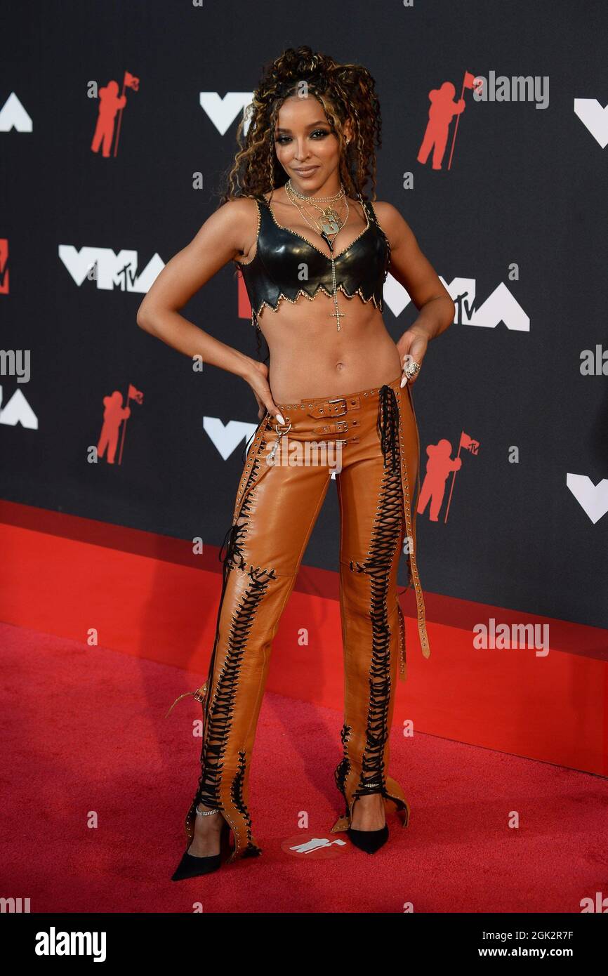 Tinashe 2021 Fotos e Imágenes de stock Alamy