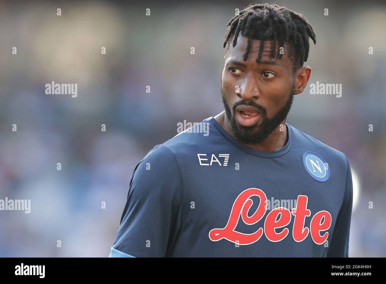 Napoles Italia 11th De Sep De 21 Andre Zambo Anguissa Del Ssc Napoli Antes Del Partido De Futbol Serie A 21 22 Entre Ssc Napoli Y Juventus Fc En El Estadio Diego Armando