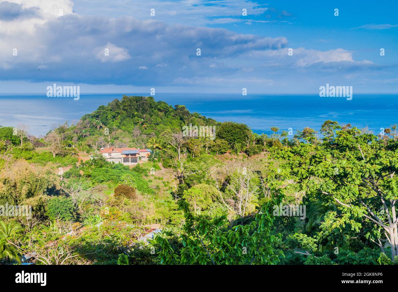 Vista al mar cerca de Quepos, Costa Rica Foto de stock